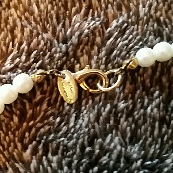 Faux Pearl Drop Necklace w faux Diamonds - Picture 4 of 4